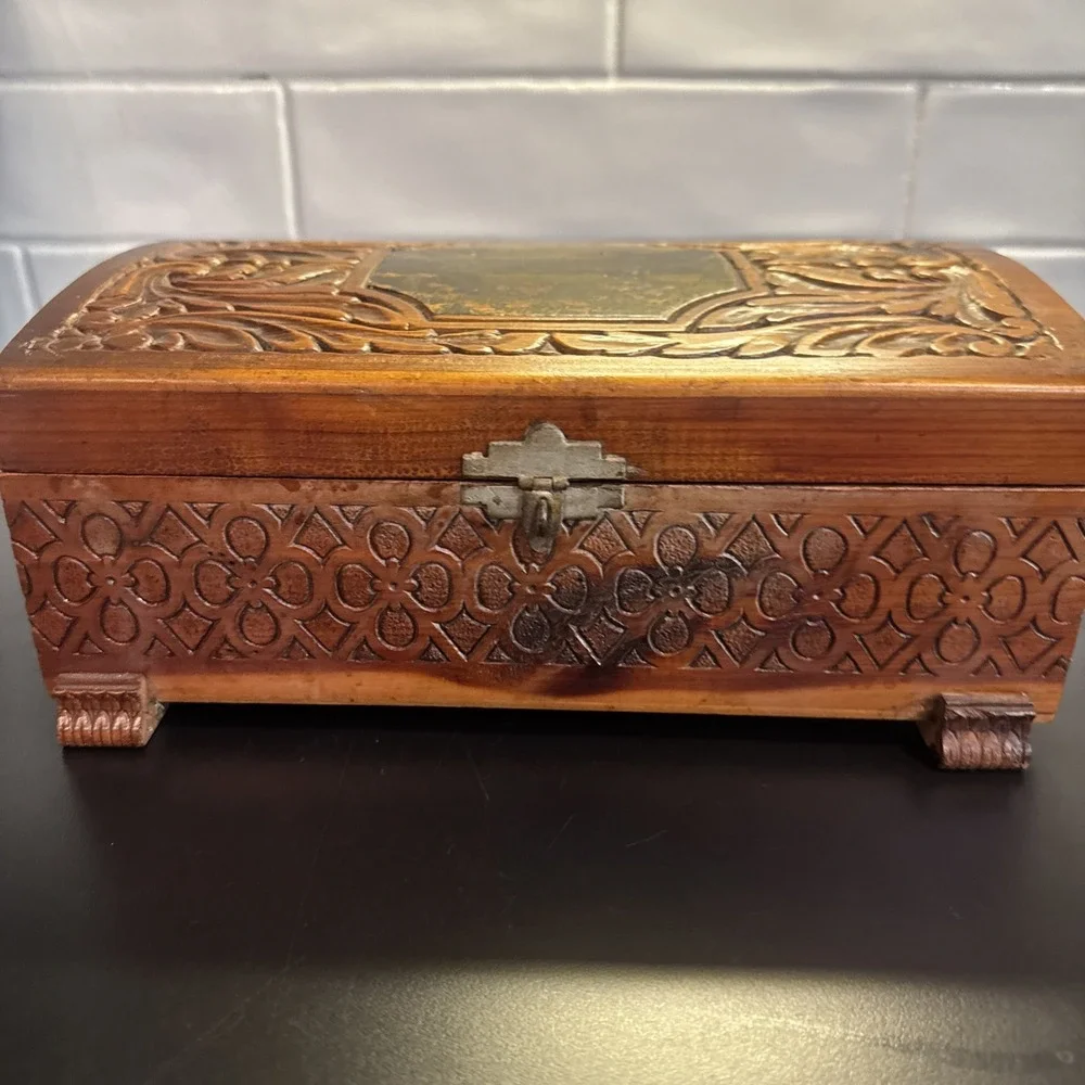 Vintage  Wooden Keepsake Box Hand Carved With Etched Floral Mirror